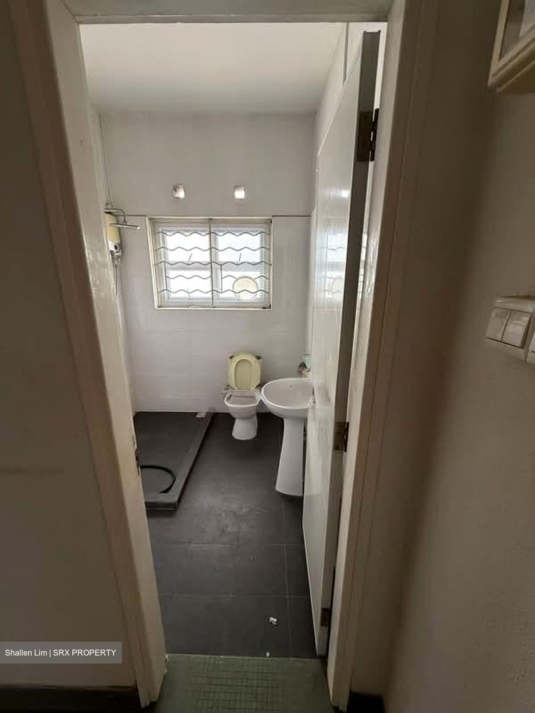 Serangoon Garden Estate (D19), Terrace #580160551